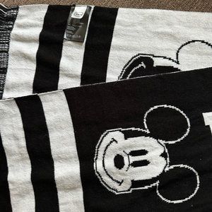 Vintage DISNEY ❤️MICKEY MOUSE SCARF ❤️ Since 1928